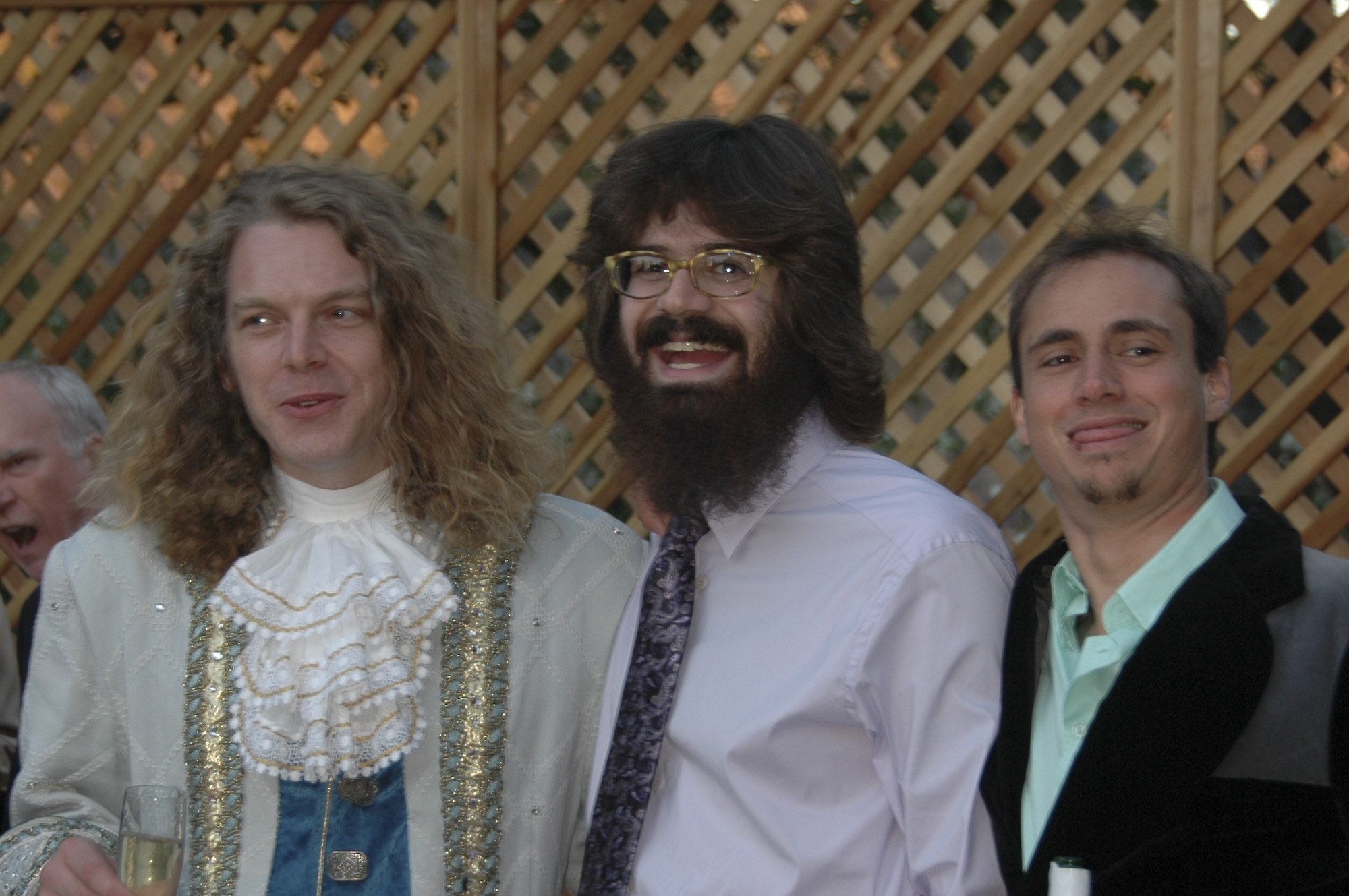 Lifto, Farhad, Sawyer