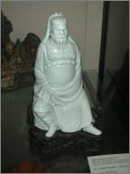 Porcelain figure of Guan Di