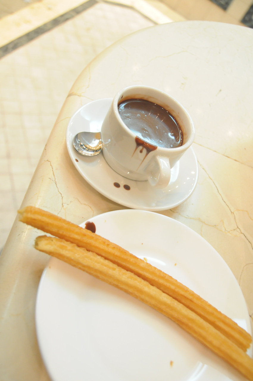 Churros y Chocolate