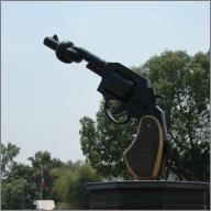 Knotted Gun Statue