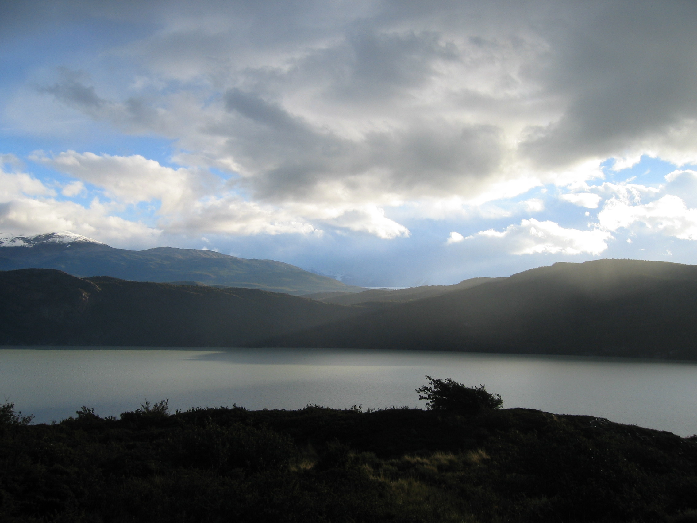Lago Grey